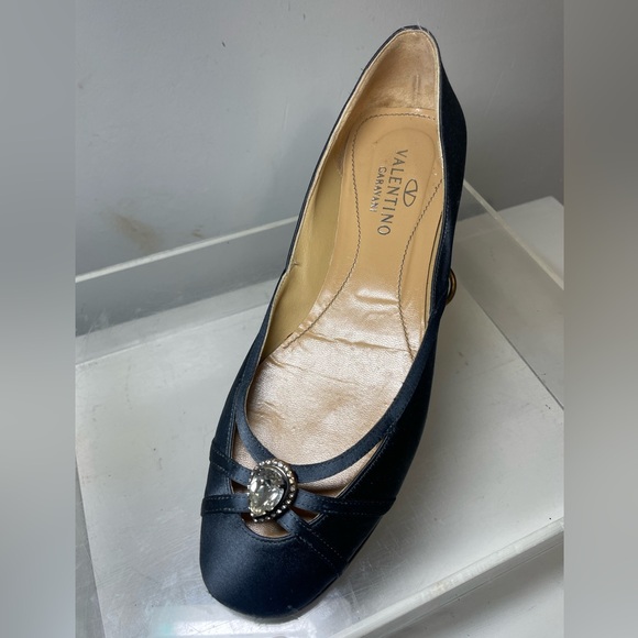 Valentino Garavani slik flats whit jefe les toe sz 7.5 made in italy - Picture 13 of 16